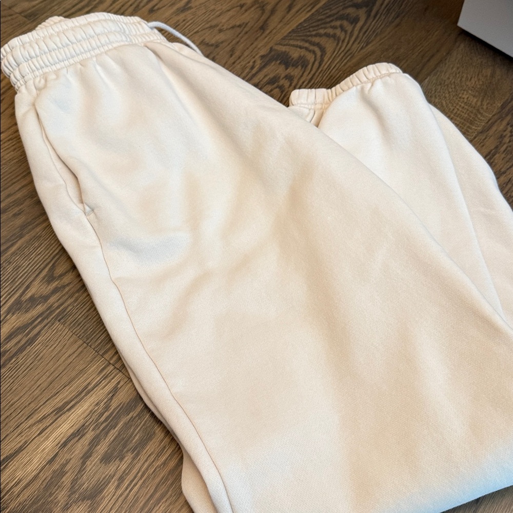 Nike womens Neutral Cream Cozy Hoodie and Sweatpants Set - Picture 3 of 4
